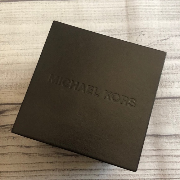Michael Kors Watch - Picture 6 of 7